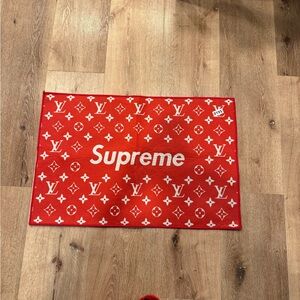Supreme Red and White Patterned Rug